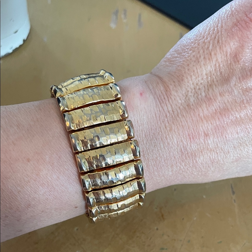 Vintage hammered Gold stretchy Bracelet